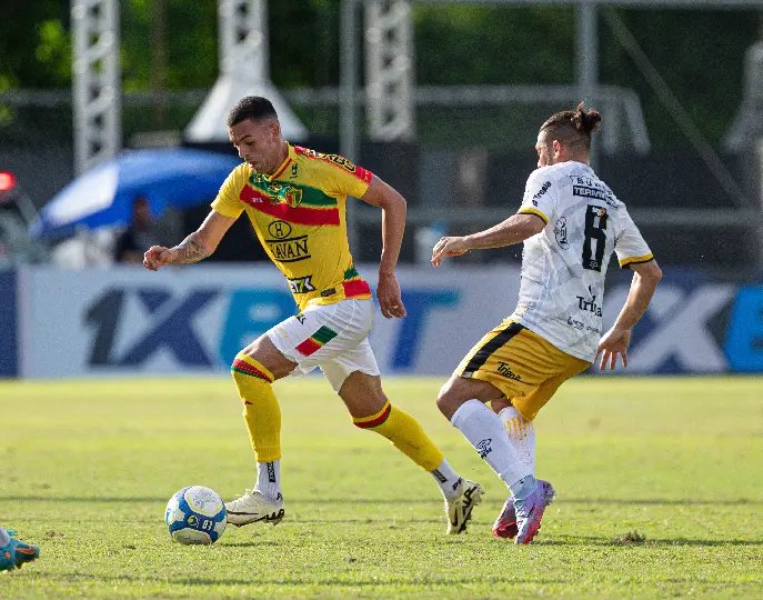 Brusque perde e chega a dez jogos sem vencer