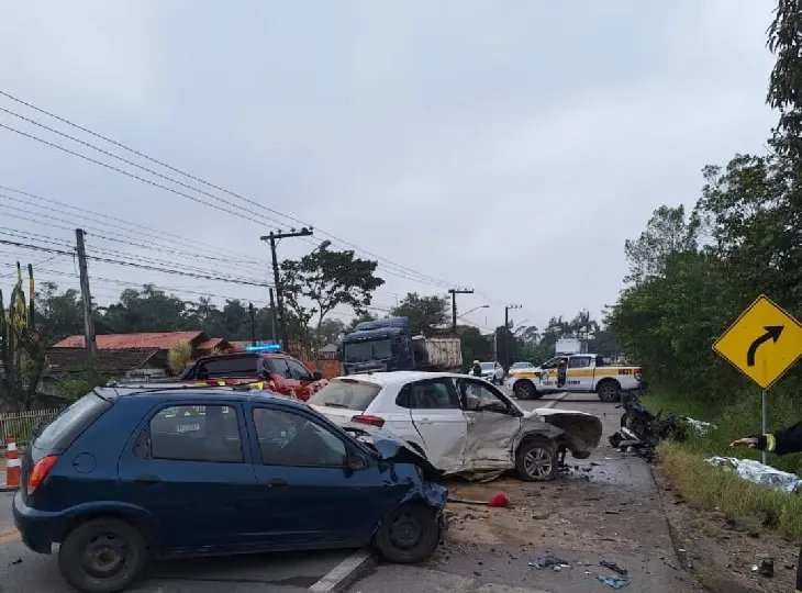 Polícia divulga idades dos dois mortos na colisão