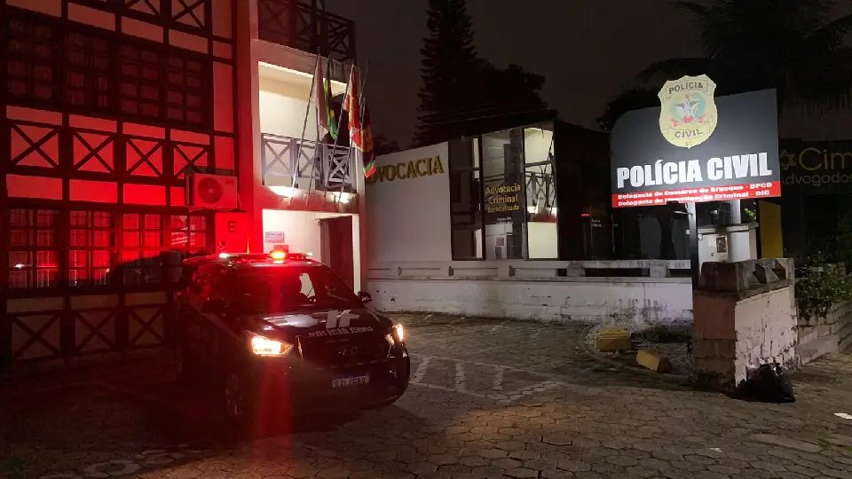 (URGENTE) Polícia prende viúva do Edinei da Maia