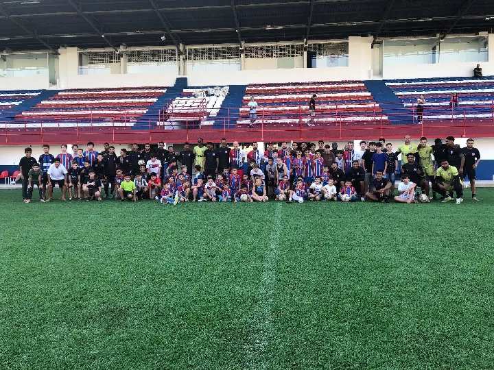 Carlos Renaux promove encontro entre crianças das escolinhas e equipe profissional