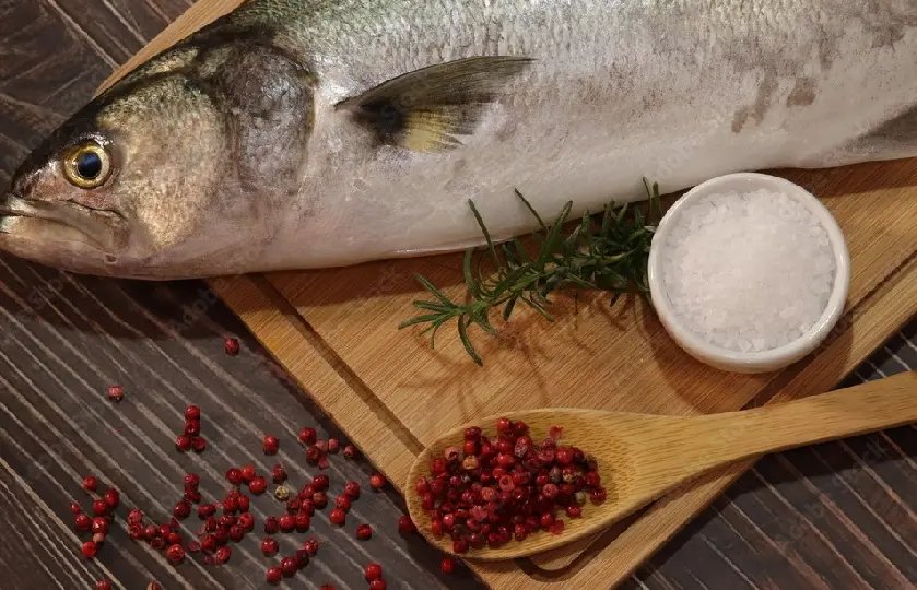 Mulher é agredida após marido não gostar do tempero do peixe