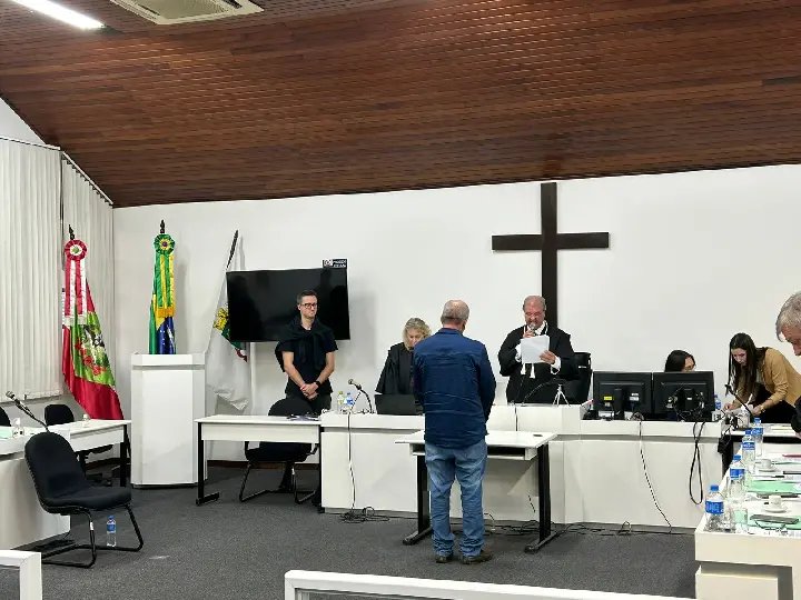 Condenado pai que tentou matar filho atropelado 
