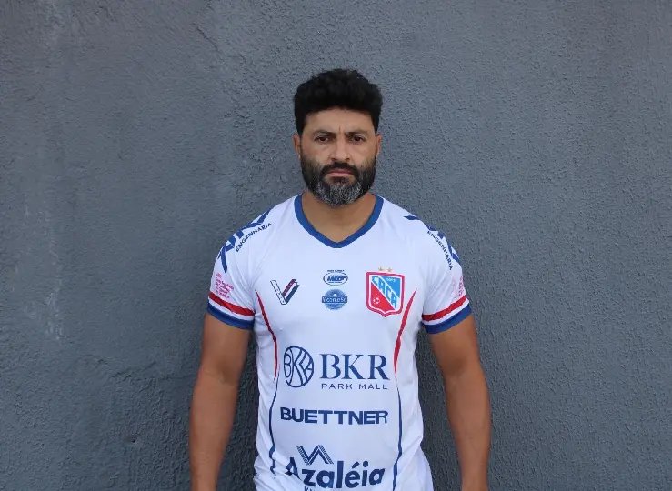 Carlos Renaux repatria atacante Uederson