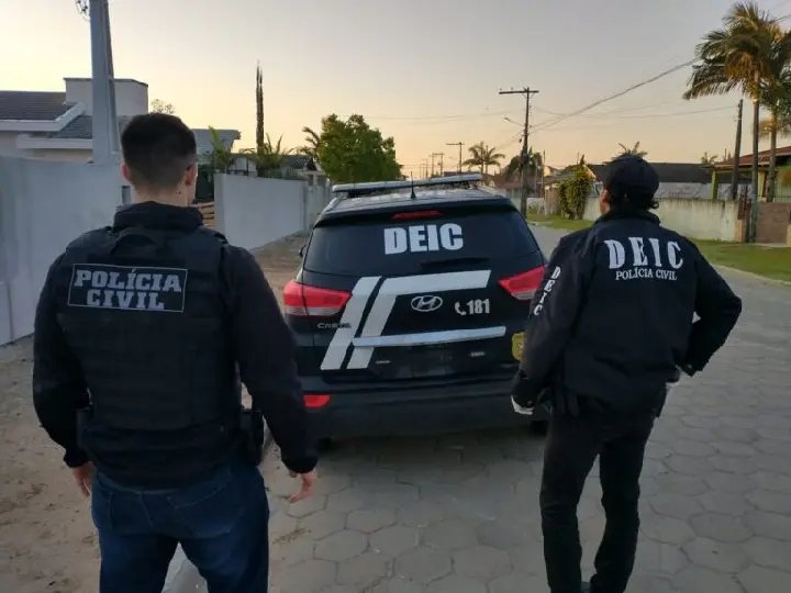 Polícia cumpre 26 mandados de prisão por tráfico em SC