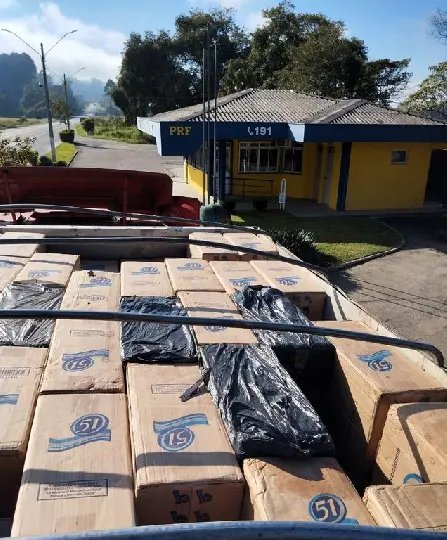 (VÍDEO) PRF apreende cigarros contrabandeados do Paraguai