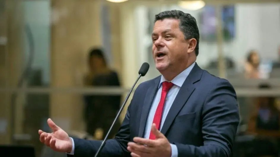 (VÍDEO) Vereadores de Brusque precisam estar mais presentes na Alesc, diz deputado