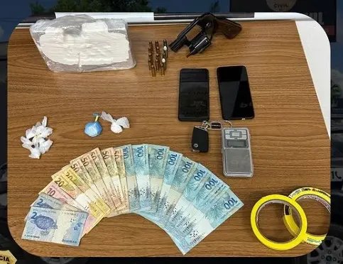 Polícia prende homem com 1 kg de cocaína em São João Batista