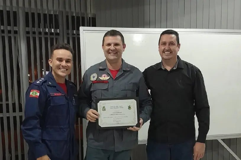 Gerente da Mega Motos recebe Comenda de Mérito Voluntário