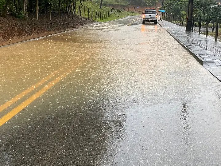 Chuvas causam deslizamentos e alagamentos em Brusque