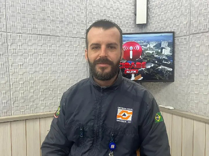 (VÍDEO) Cota de enchentes antiga havia sido feita em 2014, diz chefe da Defesa Civil