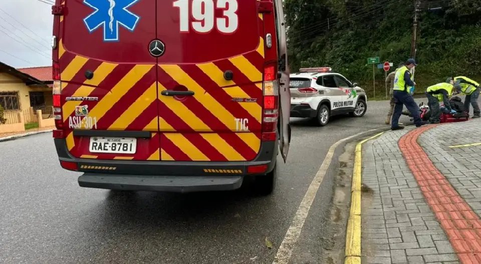 Perseguição policial termina em queda de motociclista 