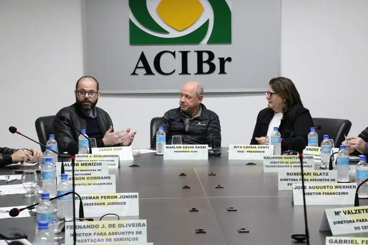 ACIBr recebe senador Jorge Seif em sua reunião de diretoria
