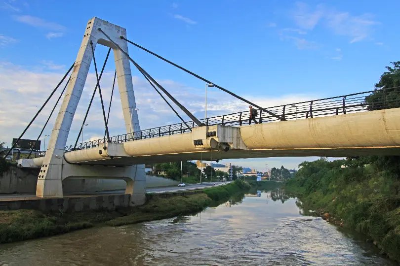 Serviços de limpeza e pintura serão realizados em pontes de Brusque
