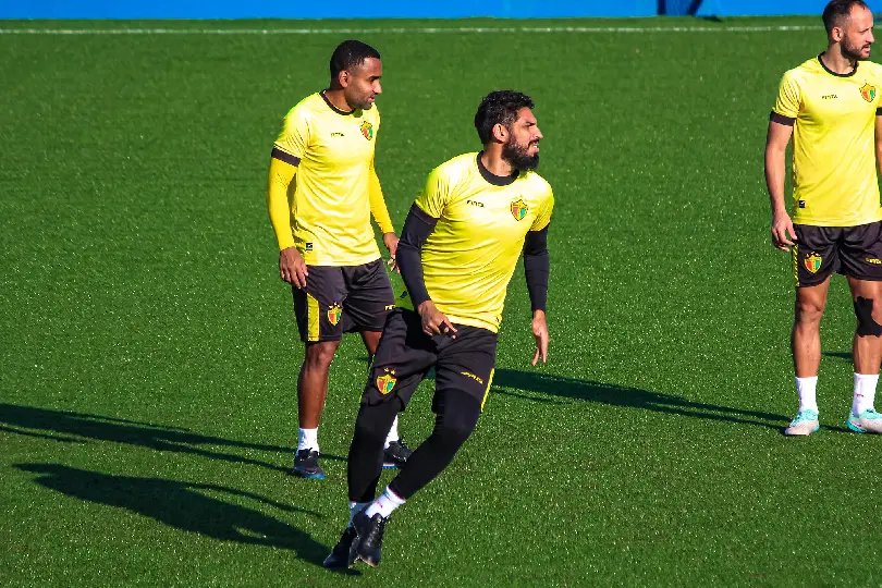 Quadricolor realiza treino no estádio Augusto Bauer