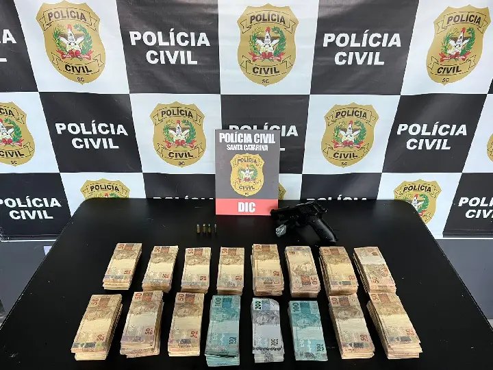 (VÍDEO) Polícia prende suspeito de furto e recupera parte do dinheiro subtraído no crime