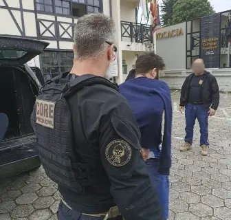 Policias e CORE cumprem prisão de liderança do tráfico de drogas do RS em Major Gercino