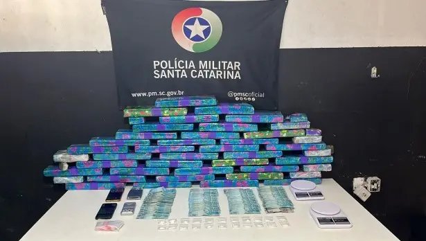 Disk droga termina com prisões em Itajaí