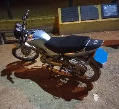 Homem abandona moto furtada e foge a pé em Brusque