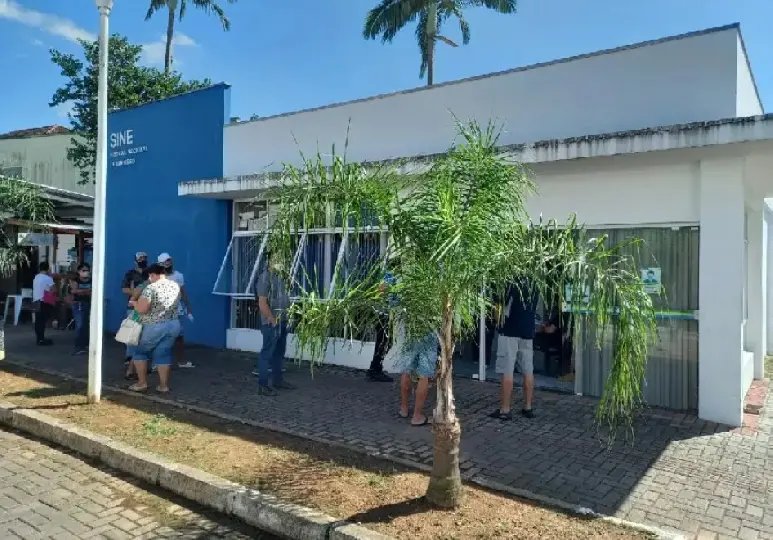 Queda de energia na Praça da Cidadania compromete o funcionamento de serviços públicos