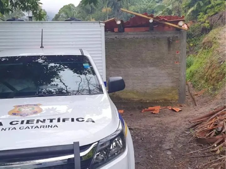 Trabalhador morre após telhado de casa desabar
