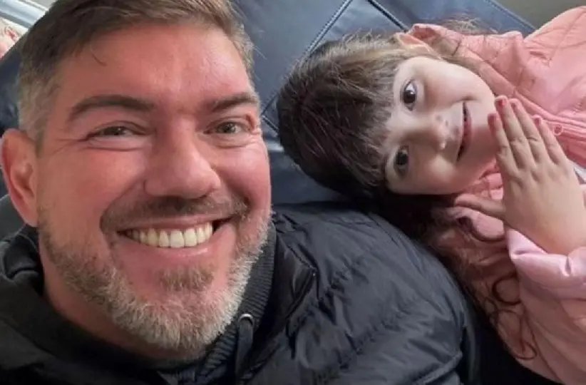 Criança que morreu na queda de avião era filha de jornalista de Balneário Camboriú