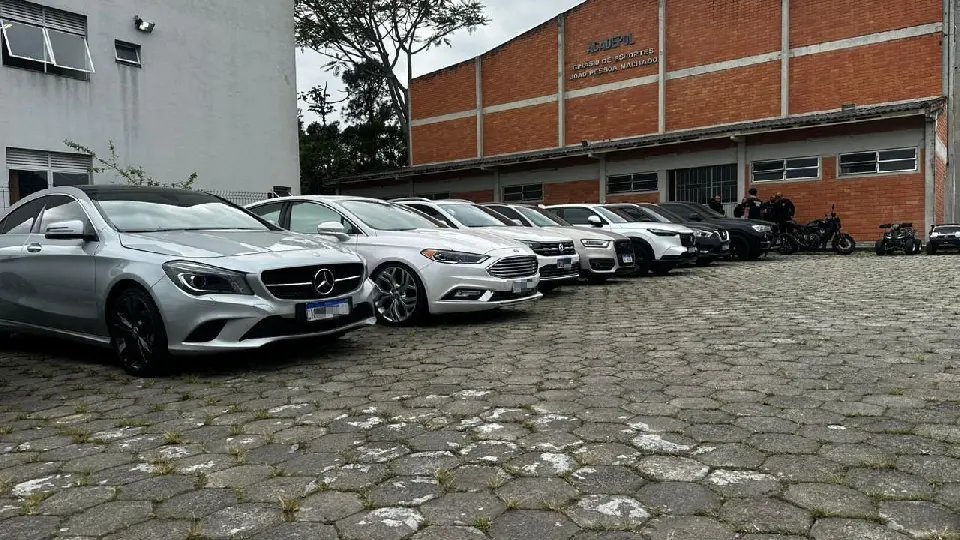 Polícia usará veículos apreendidos por mandados judiciais