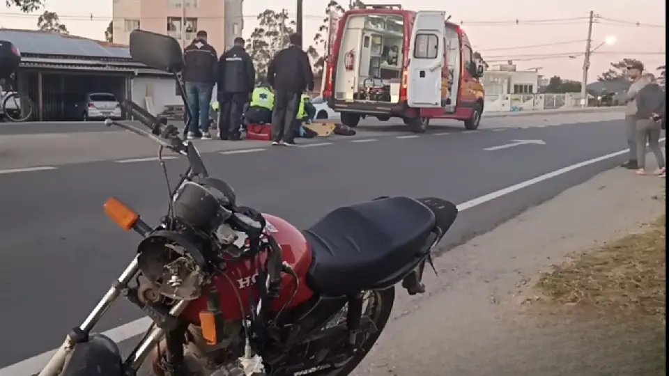 Motociclista fica ferido após colisão entre motos na rodovia 