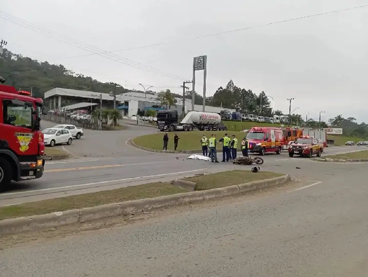 Jovem morre em acidente na BR-470, em Blumenau