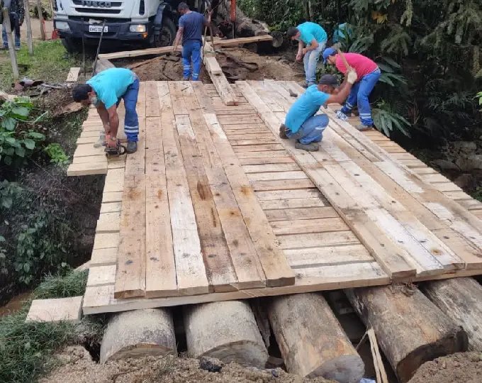 Pontilhão no Cedro Alto é recuperado em trabalho no fim de semana