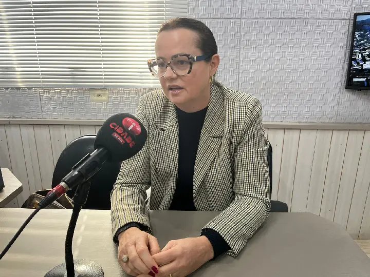 (VÍDEO) Coordenadora de núcleo da ACIBr fala sobre o Dia do Corretor de Imóveis
