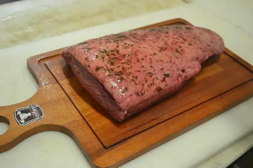 Homem é detido suspeito de furtar peças de picanha 