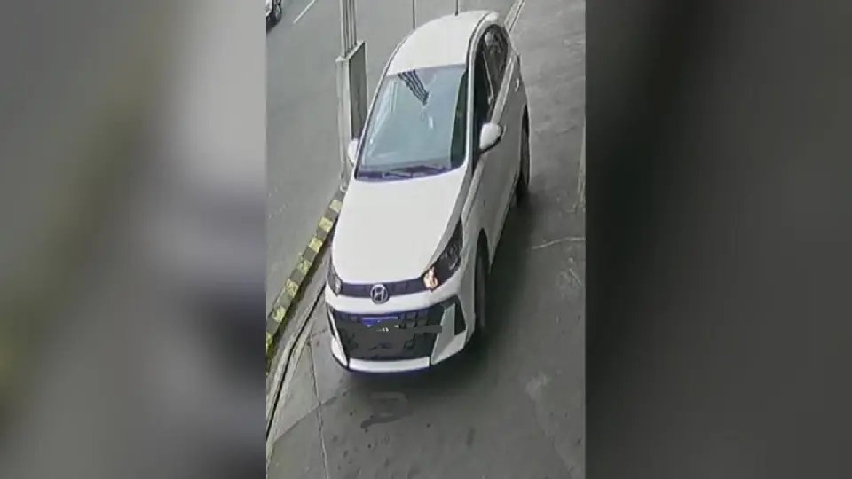 Homens voltam a posto após não pagar e são presos com carro adulterado