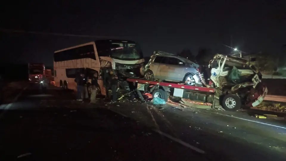 Motorista de ônibus que saiu de Blumenau morre após acidente na BR-277