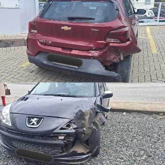 Colisão entre dois carros é registrada na SC-486, em Brusque