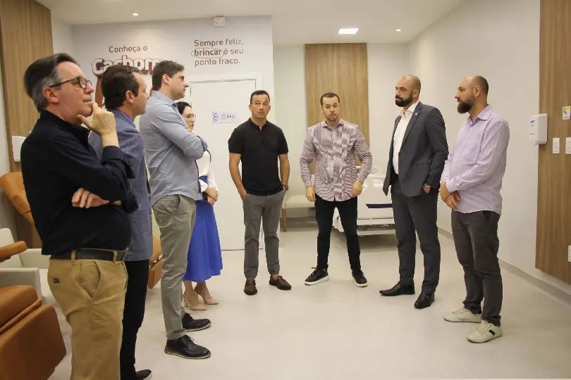 Secretário da Saúde visita e conhece Oncologia no Hospital Azambuja