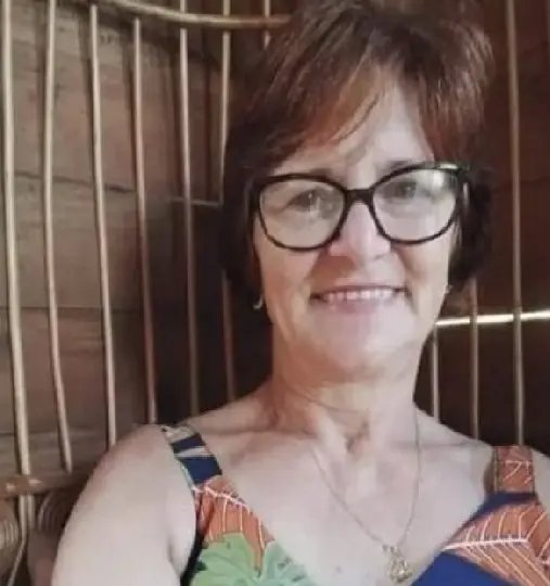 Mulher resgatada em rio após queda de carro morre no hospital