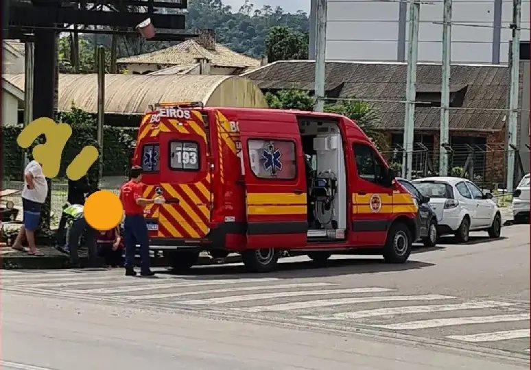 Mulher é levada ao Azambuja após atropelamento no Centro