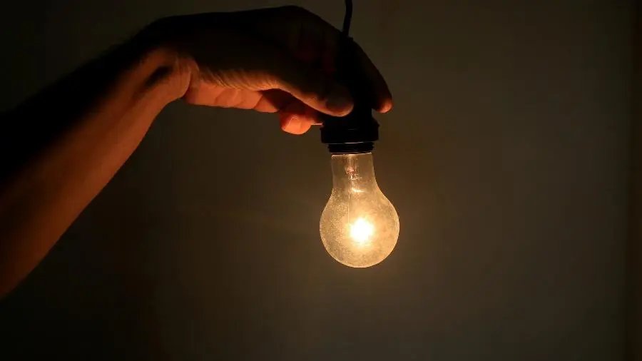 Conta de luz ficará mais cara em outubro com bandeira vermelha 2