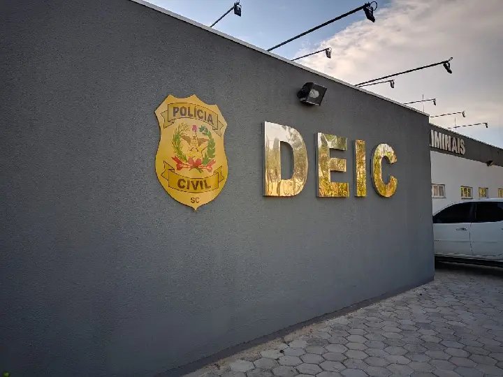 Líder de facção criminosa do Ceará foge para SC e é preso em Porto Belo