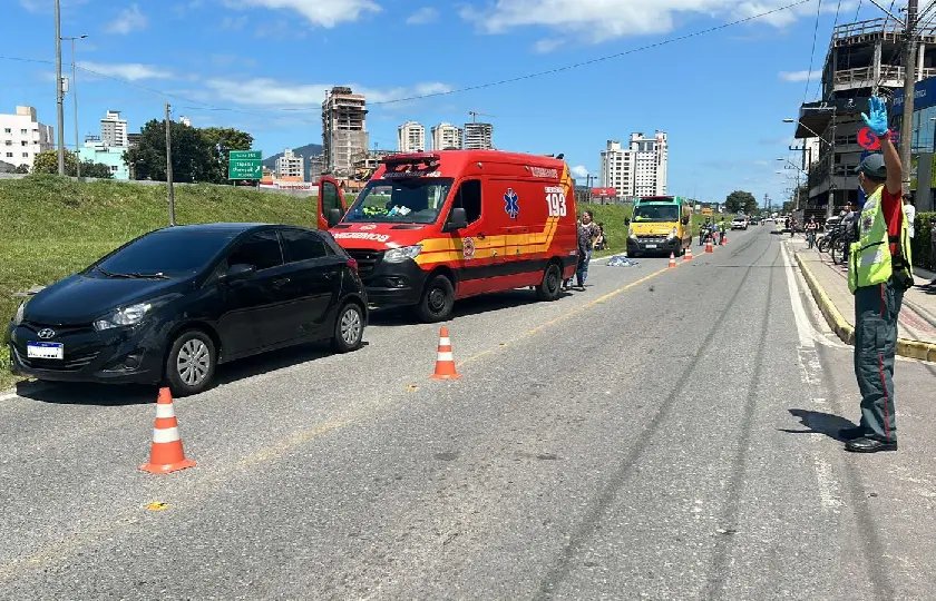 Ciclista de 62 anos morre atropelado por carro