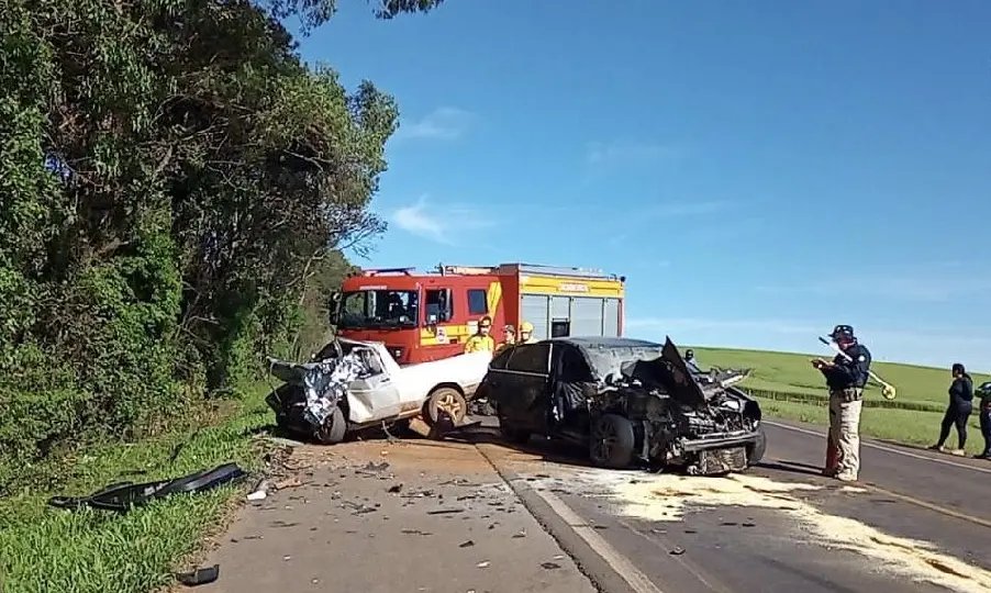 Duas pessoas morrem após colisão frontal na BR-282 