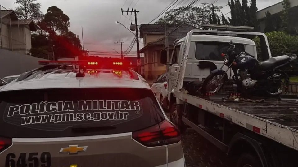 Polícia Militar recupera moto furtada em Brusque