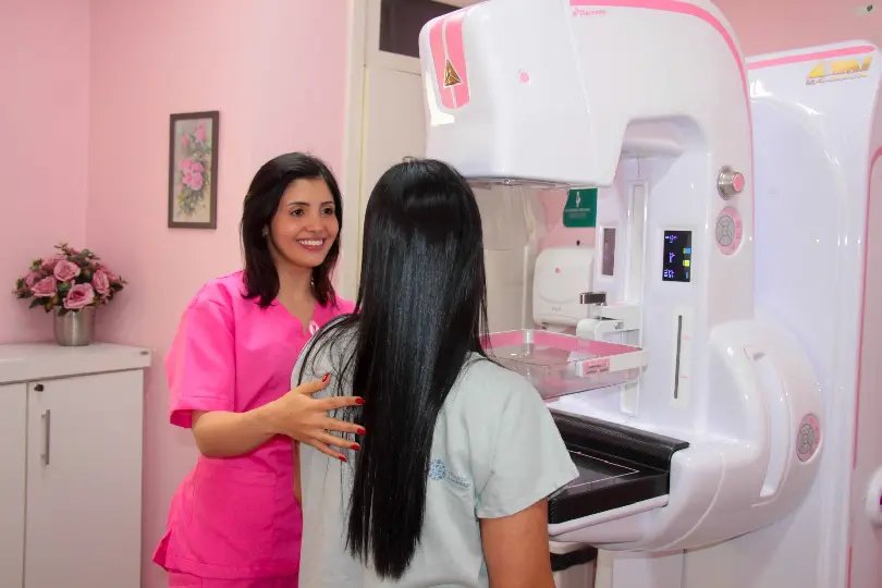 Outubro Rosa no Hospital Azambuja: tecnologia e humanização para cuidar da saúde da mulher