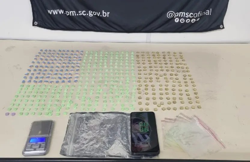 Homem é preso com 500 comprimidos de ecstasy