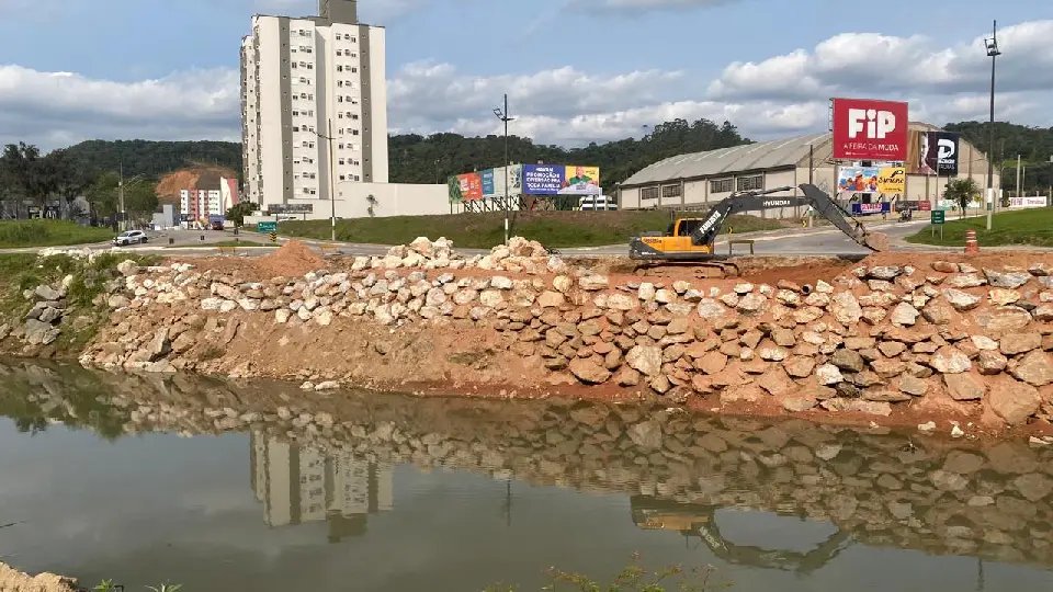 Recuperação da margem direita da Beira Rio segue em ritmo acelerado