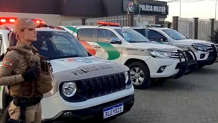 Policial militar salva vida de recém-nascida que estava engasgada