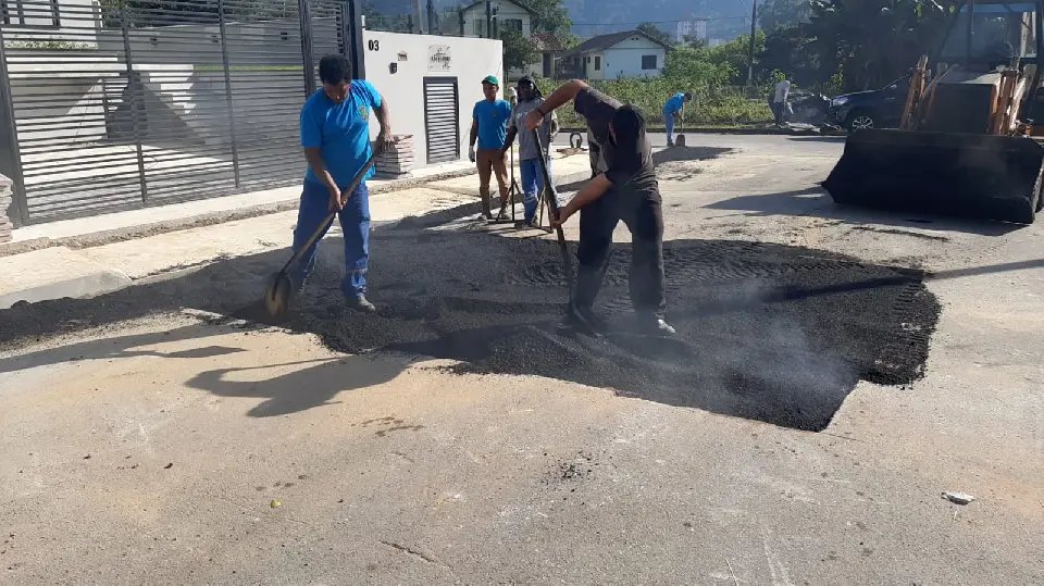 Força tarefa para recuperação de vias é iniciada após chuvas