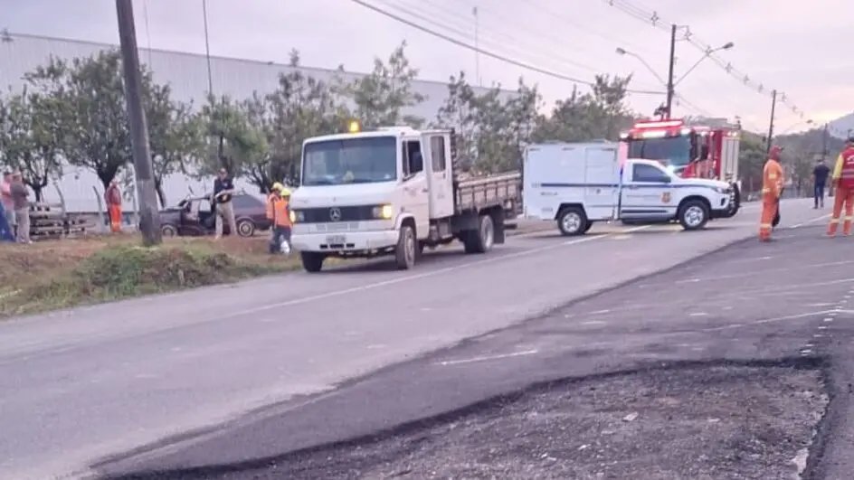 Trabalhador de 63 anos morre atropelado na obra de duplicação da BR-470