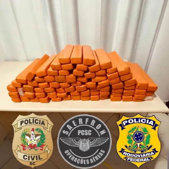 Polícia localiza carro clonado com 42 kg de maconha em SC