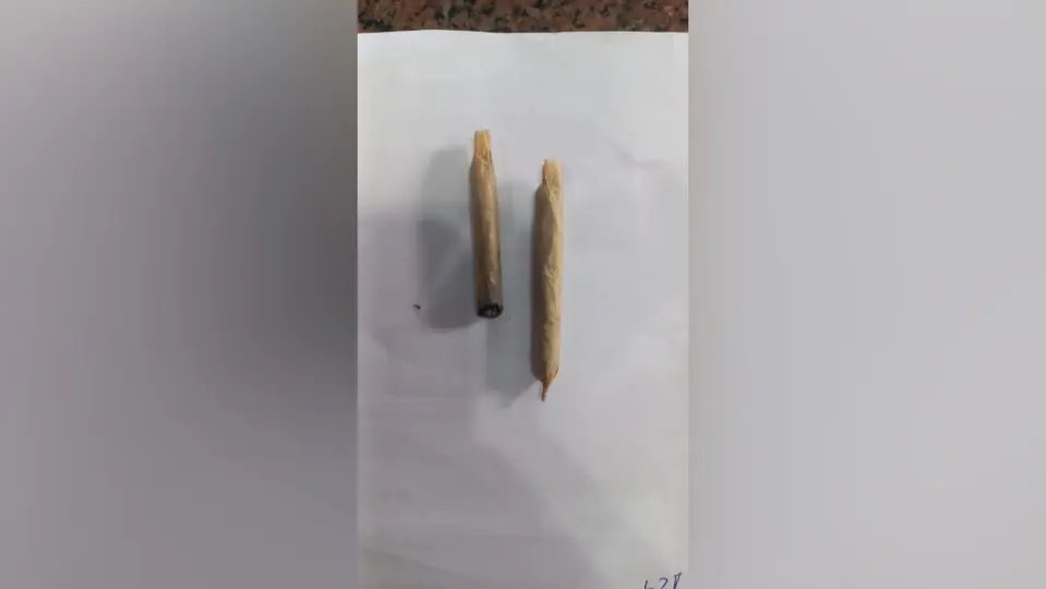 Idoso é pego com cigarros de maconha dentro do carro na SC-412